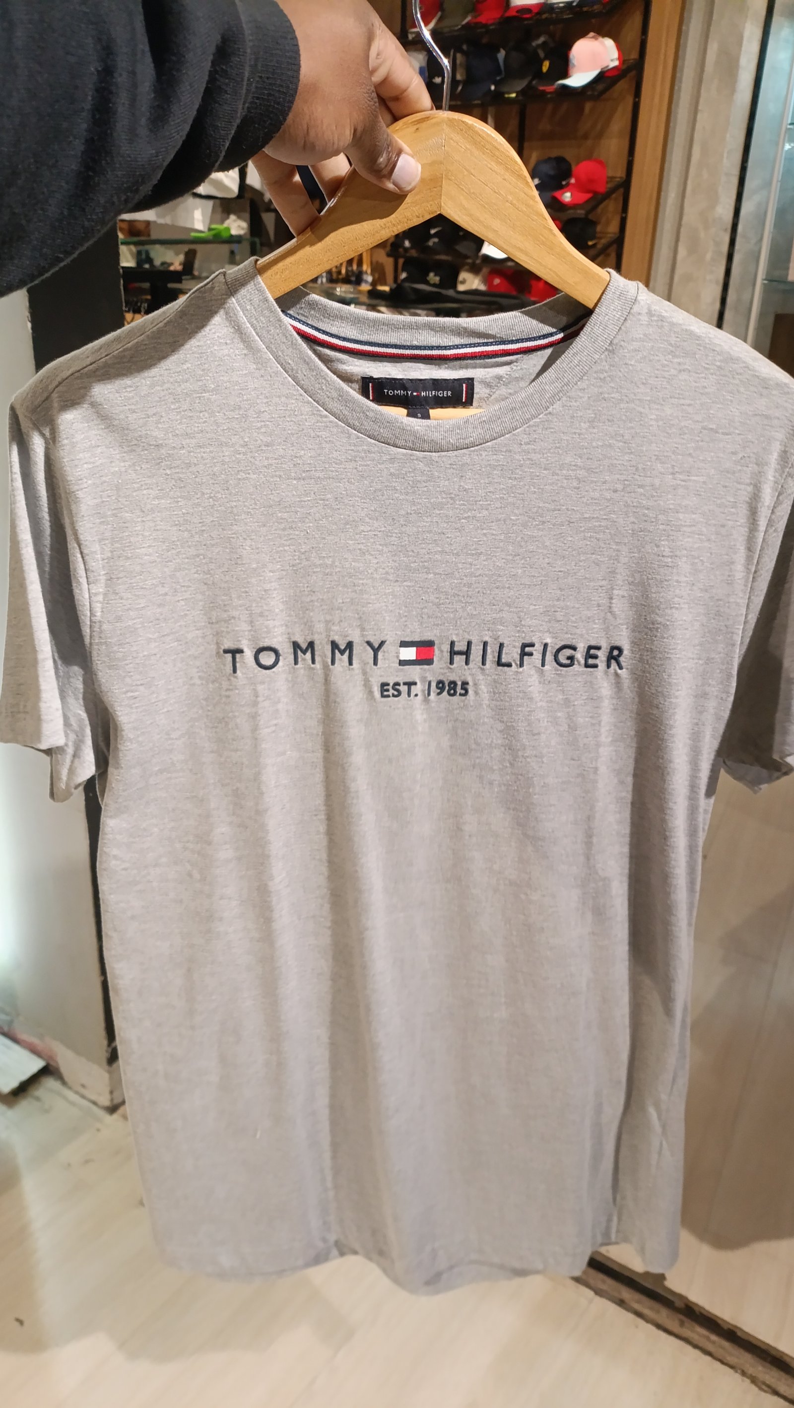 IM CORE TOMMY LOGO TEE