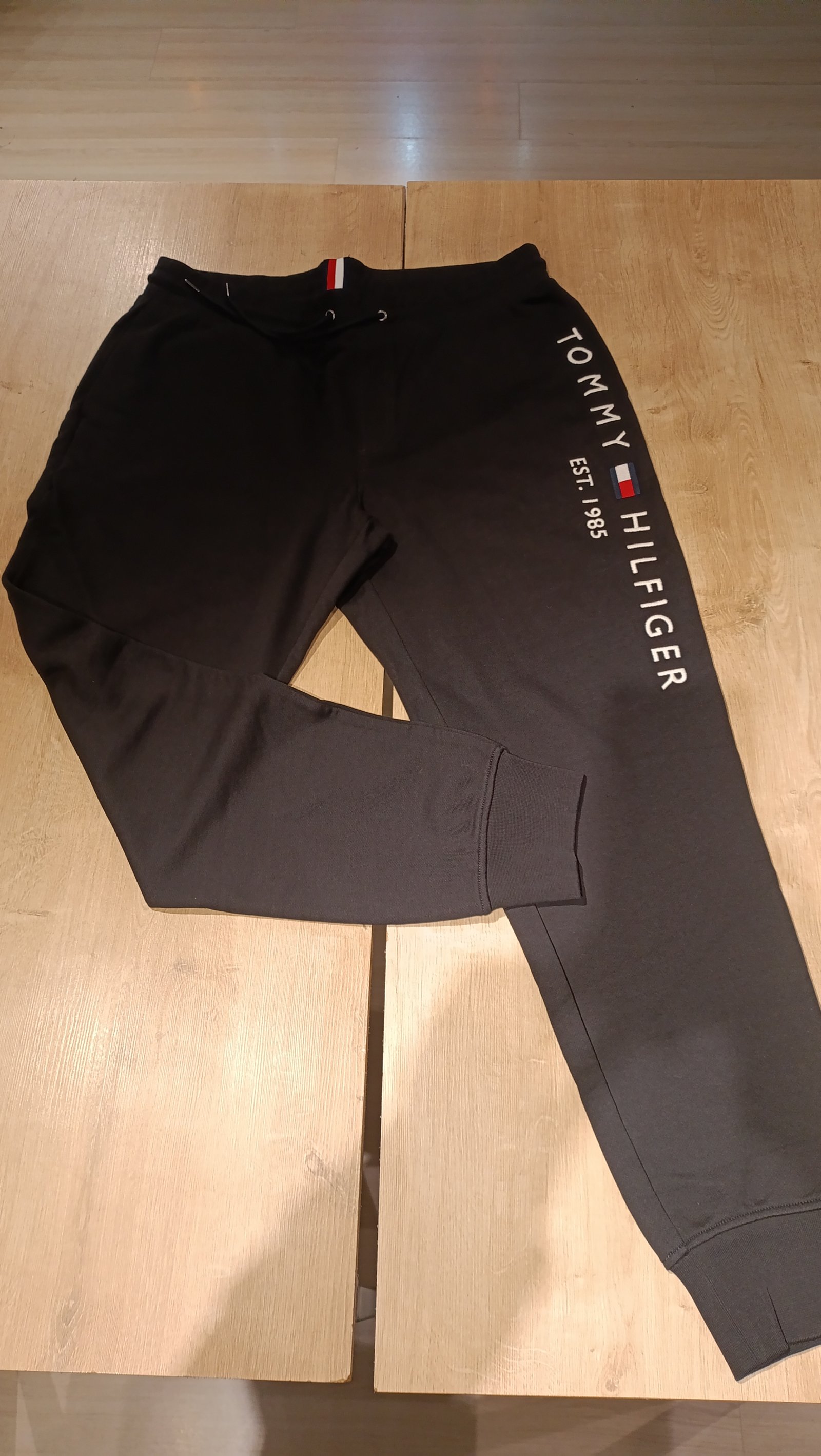 CALÇA MOLETOM TOMMY