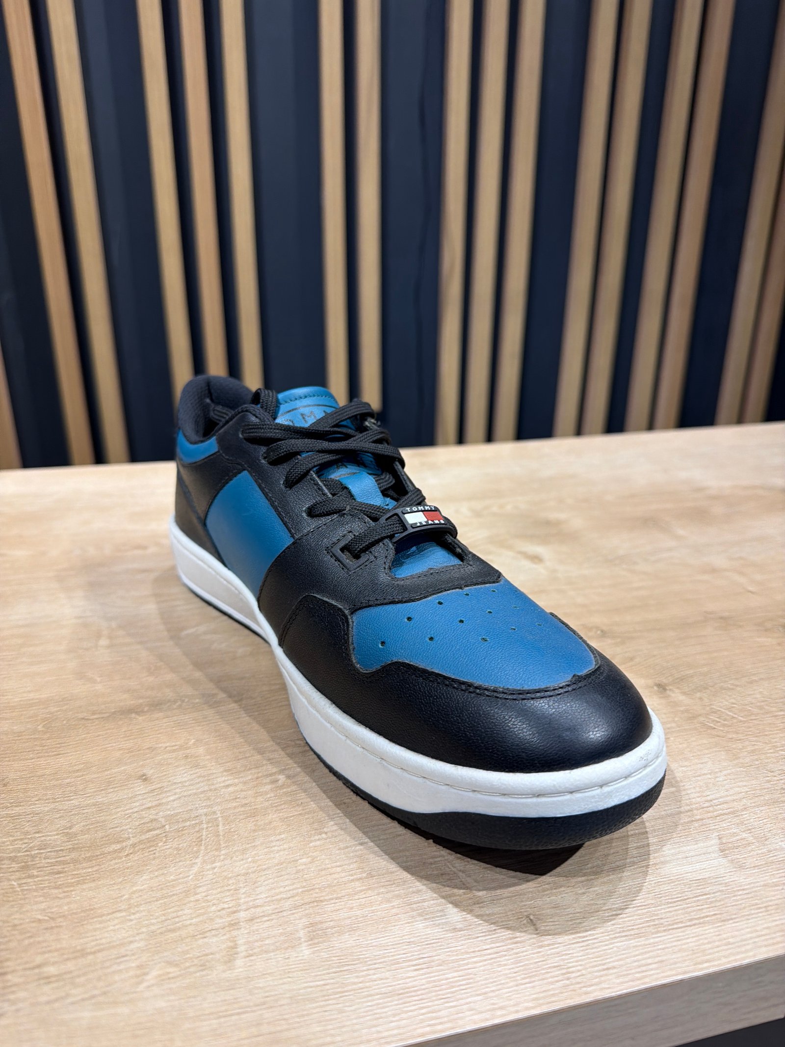 tenis tommy zion