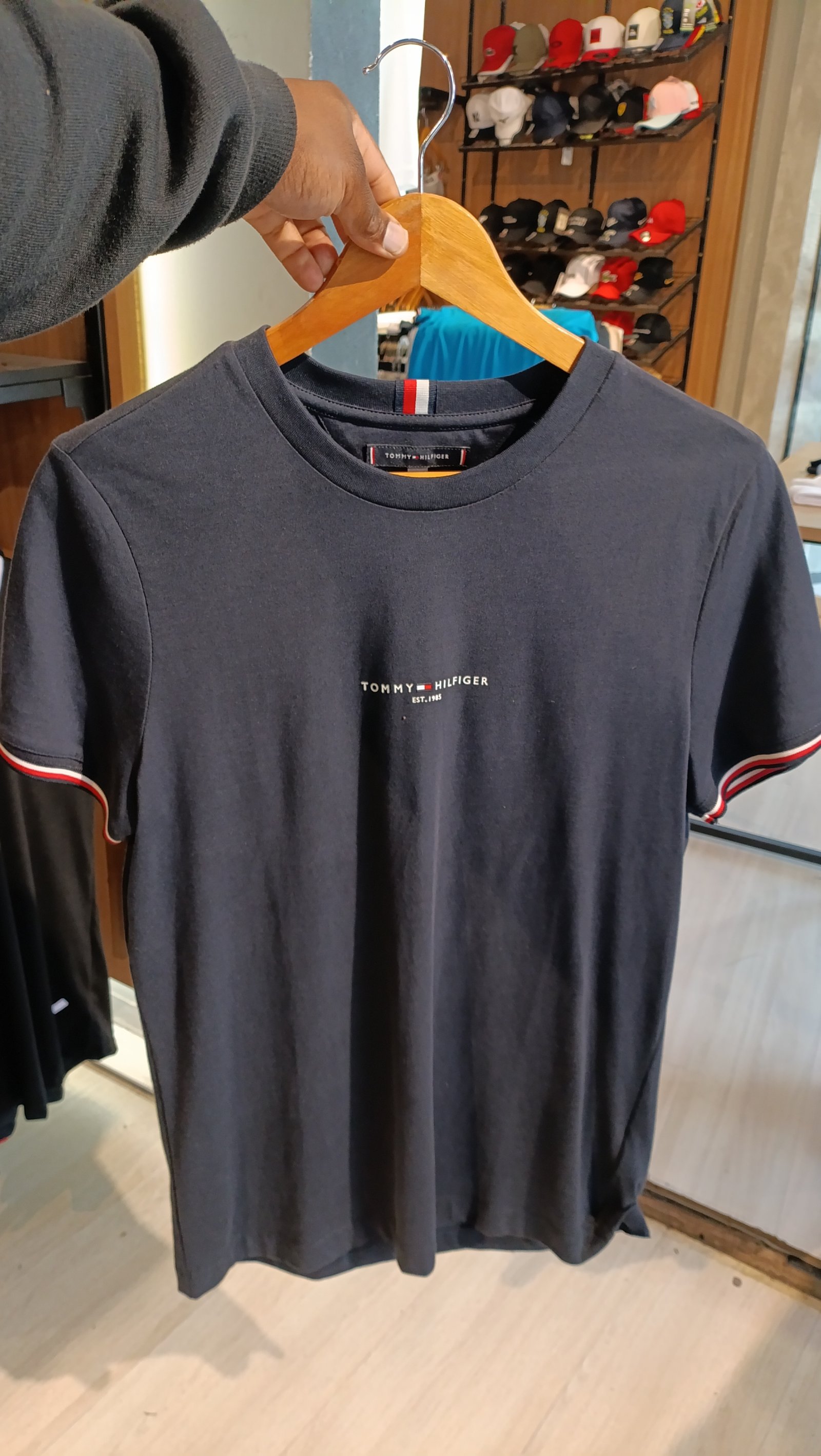 TOMMY LOGO TIPPED TEE