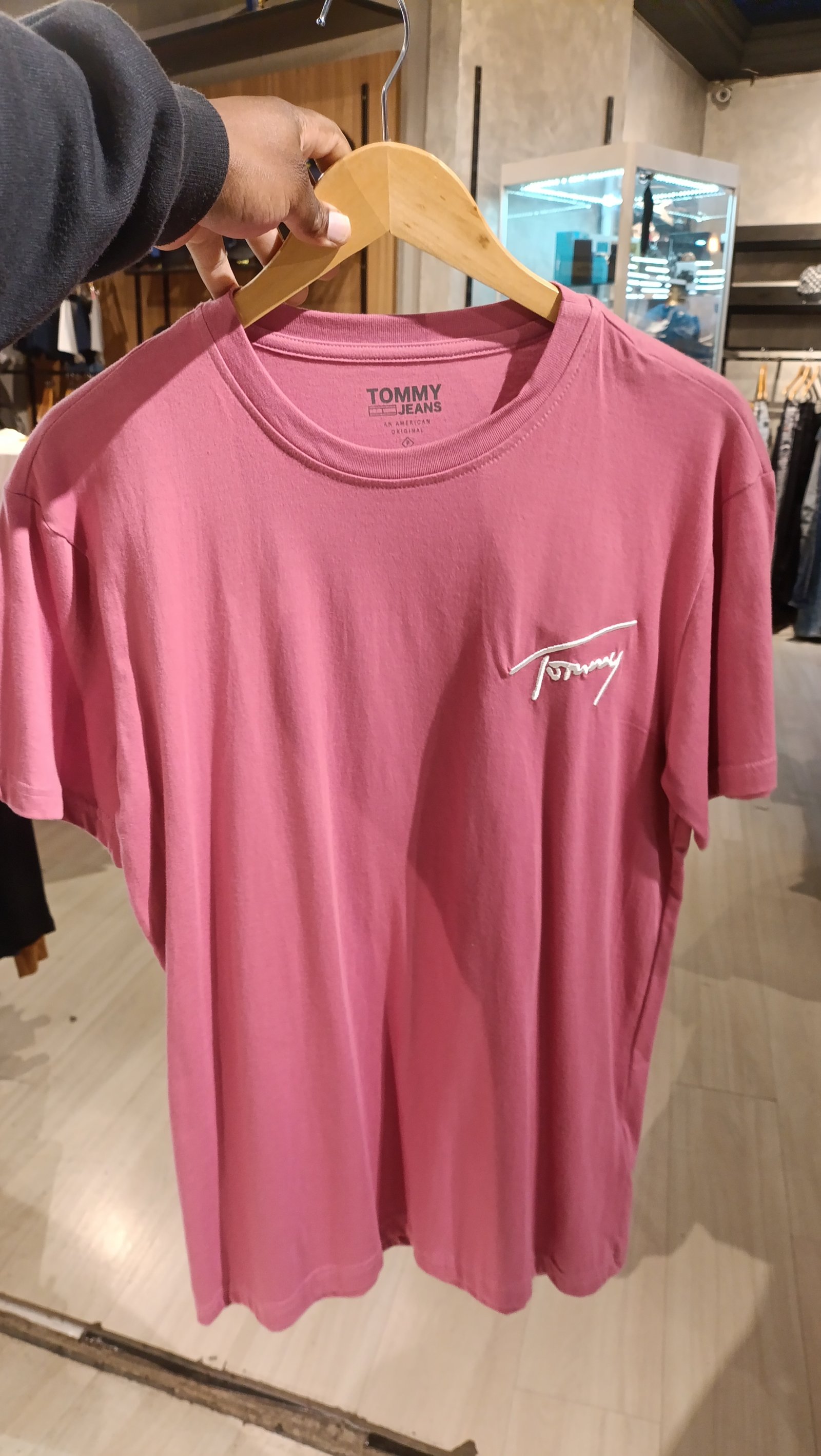 tommy singnature