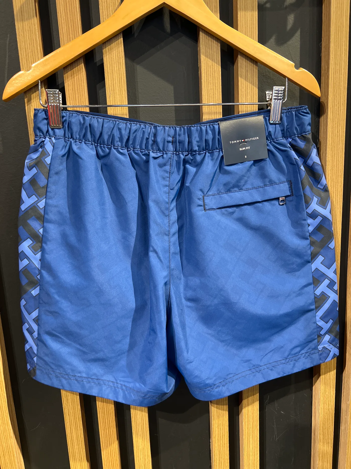 HILFIGER MEDIUM FLAG REACTIVE