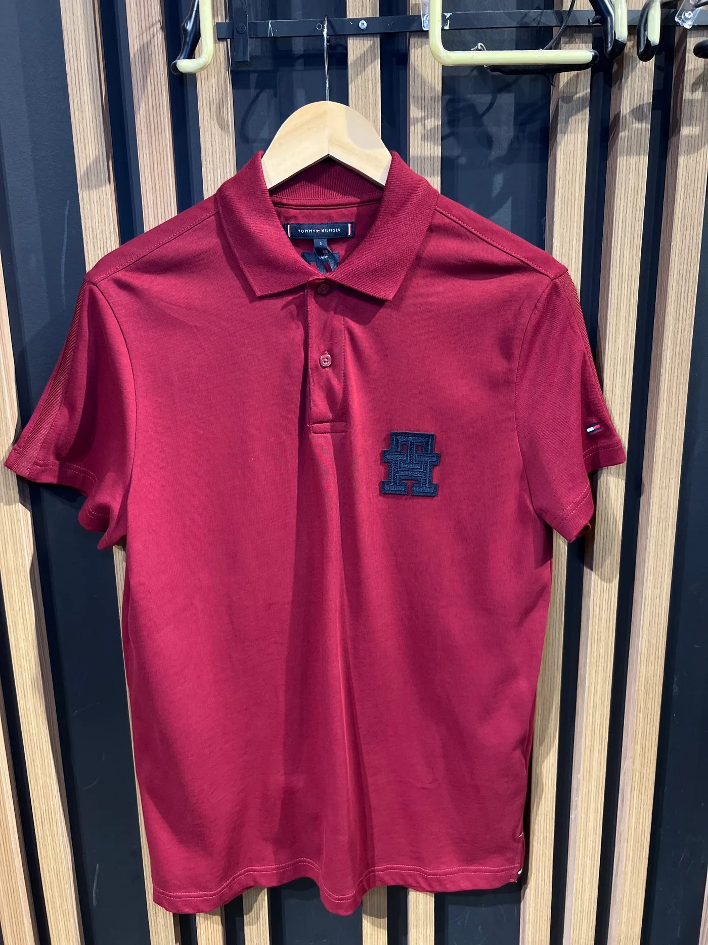 MONOGRAM NY ON CHEST G branca