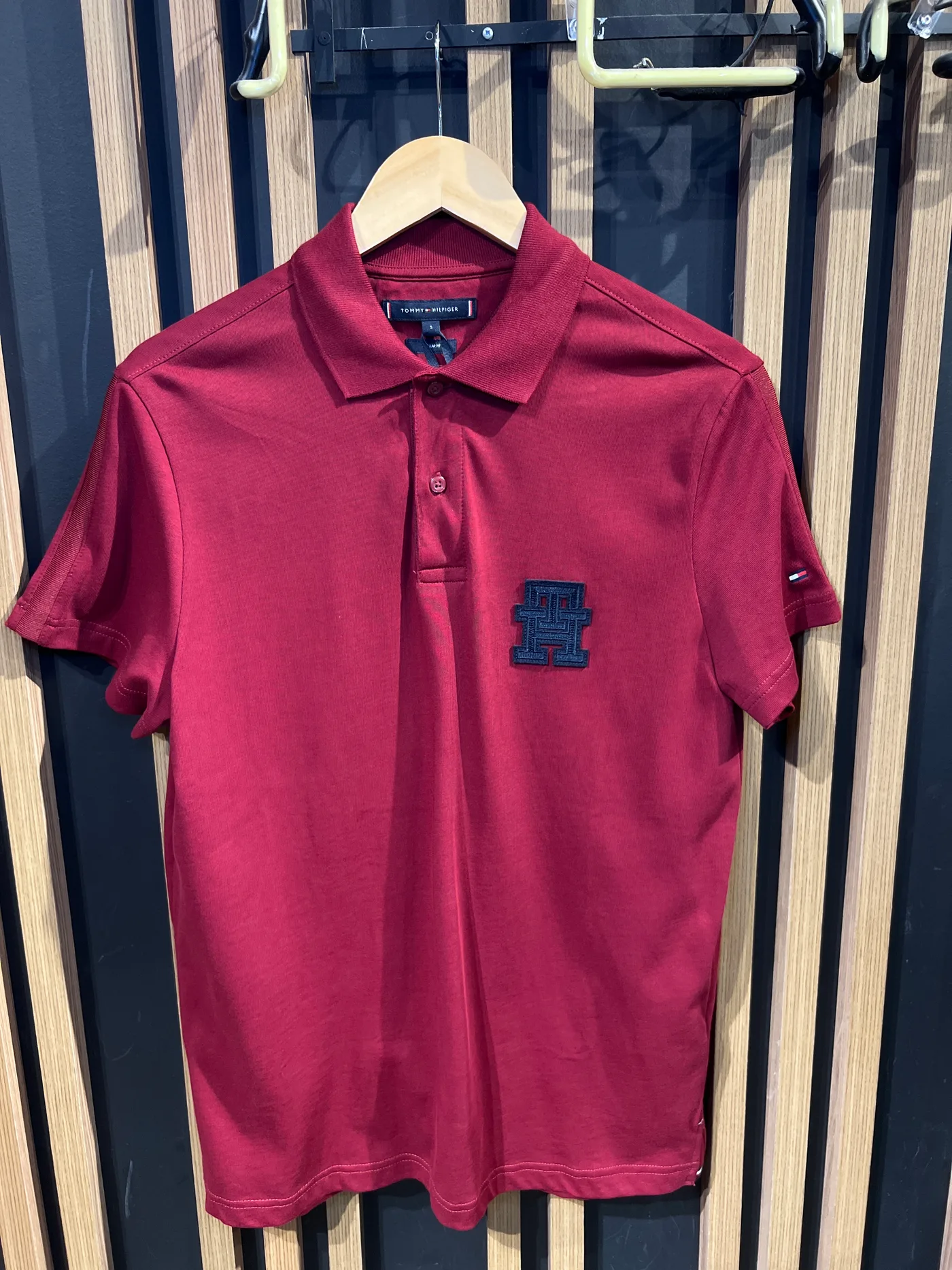 MONOGRAM NY ON CHEST G branca