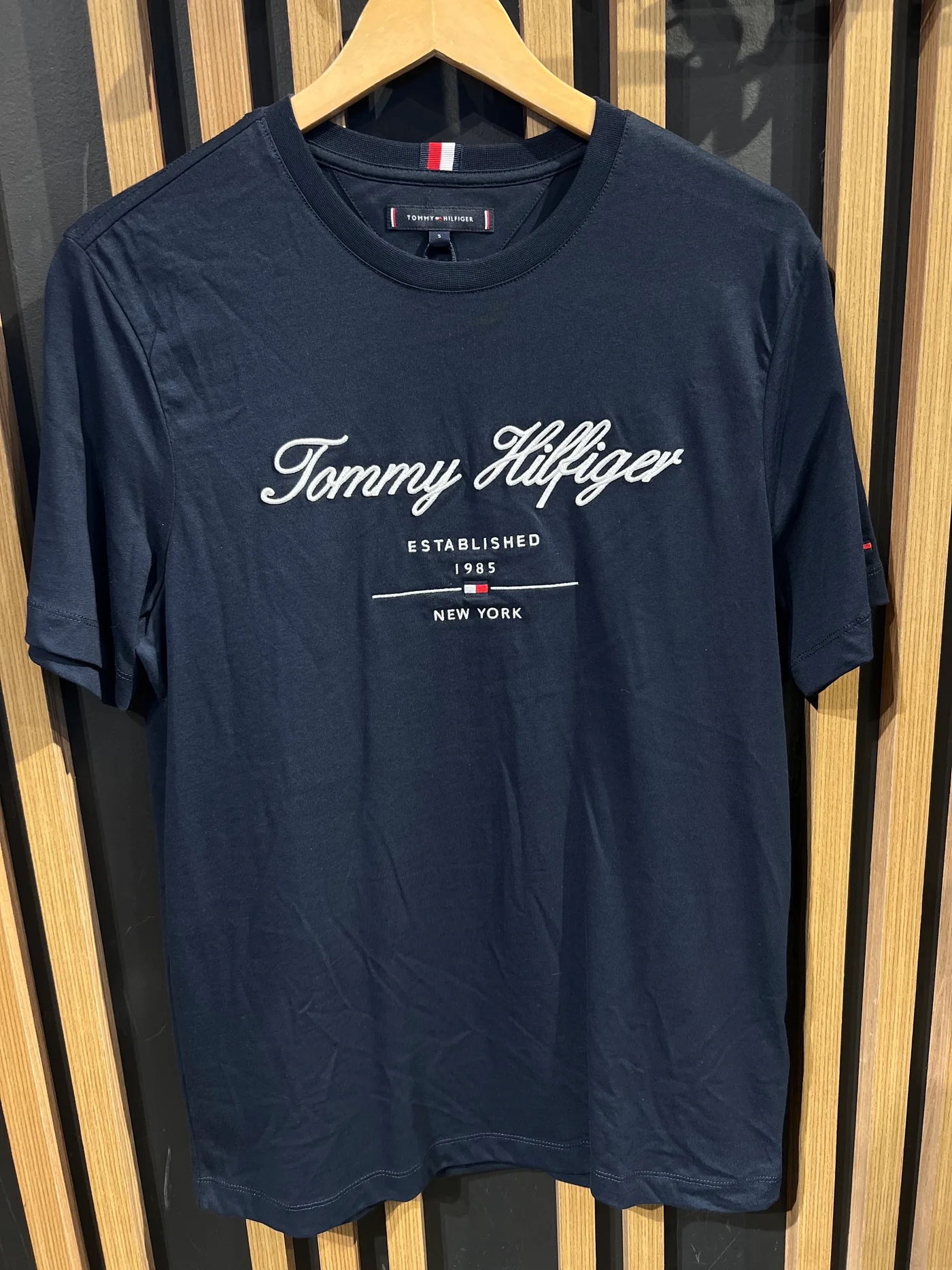 SCRIPT LOGO TEE AZUL