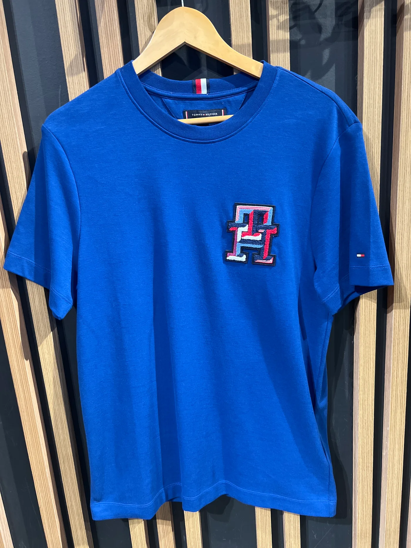 MONOGRAM BADGE TEE