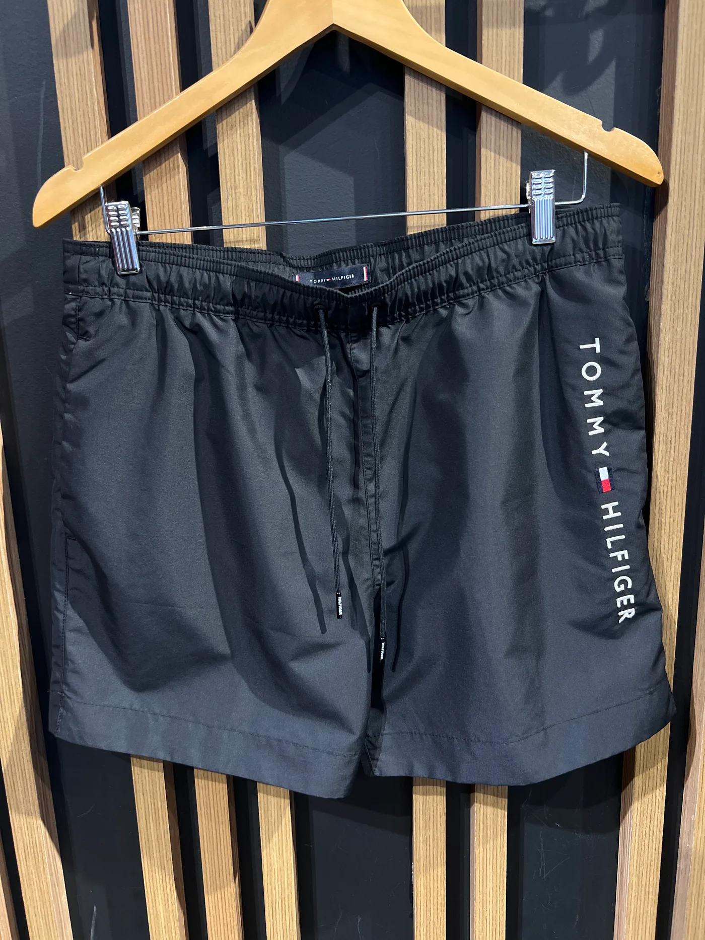 MEDIUM DRAWSTRING preta P