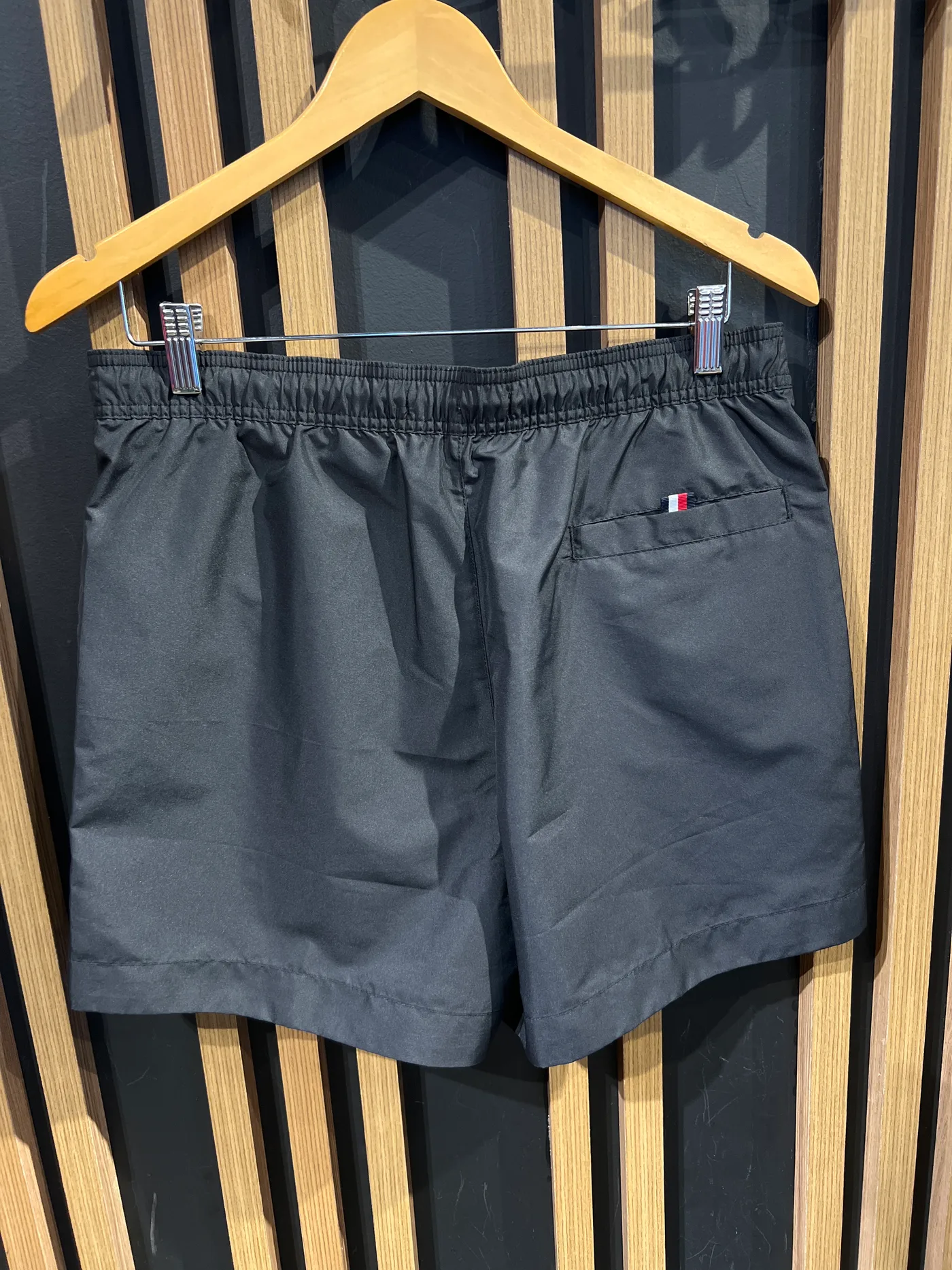 MEDIUM DRAWSTRING preta P