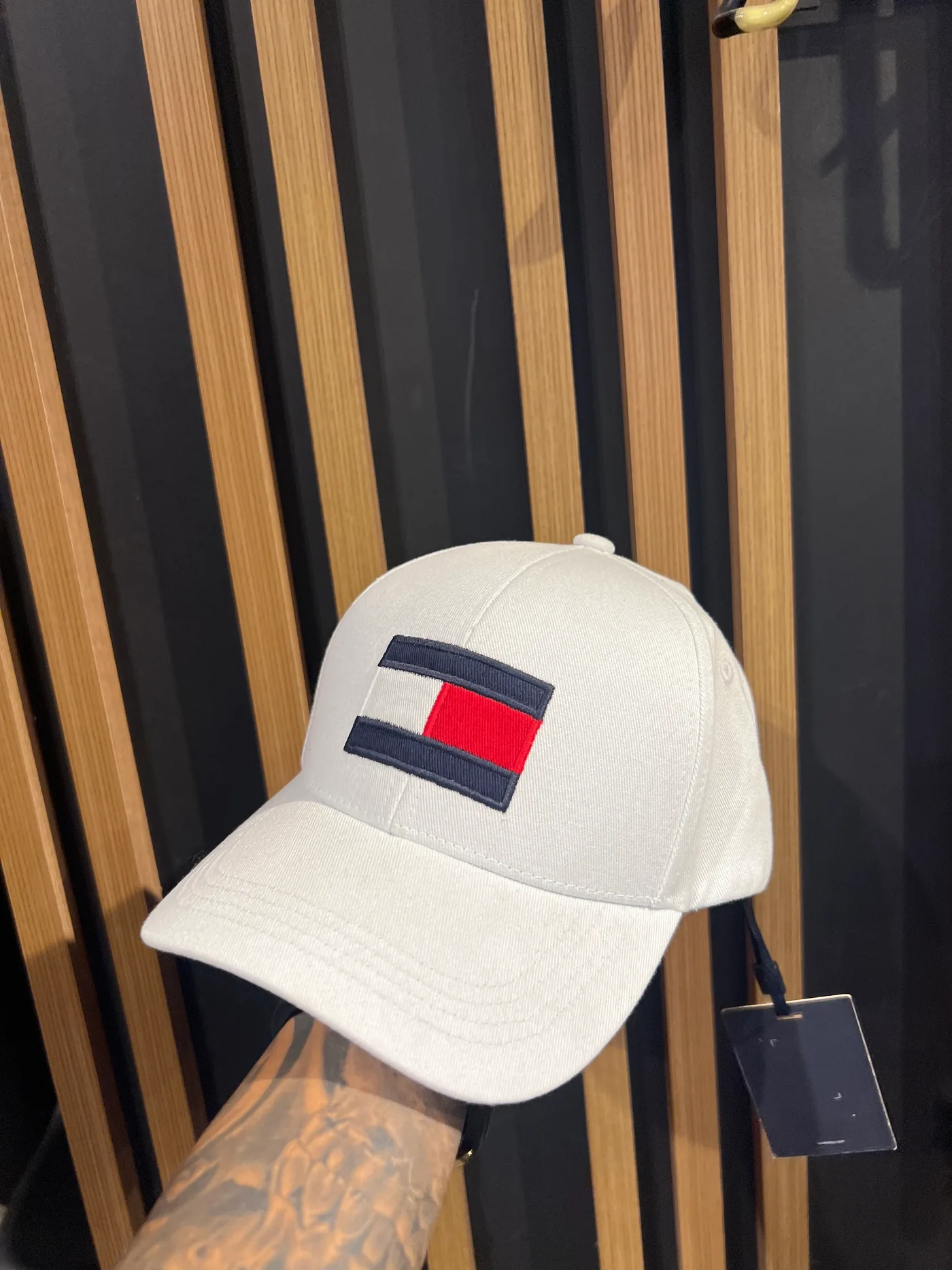BONÉ FLAG CAP TOMMY Branco